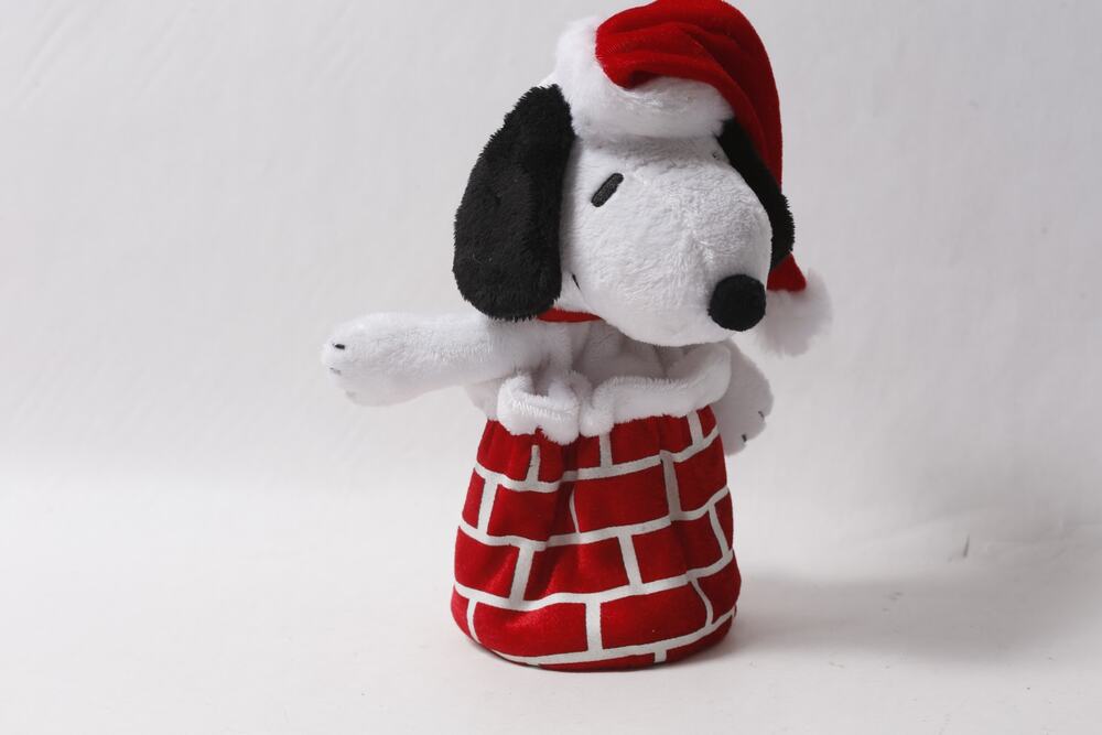 Peanuts Snoopy in Chimney Plush 9" Pop-up Christmas Decor ~ 260907-WH 592